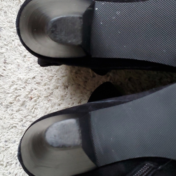 CHIC Ditto by VanEli Jenda Black Suede Heeled Ankle Boot Bootie Shoe - Picture 8 of 9